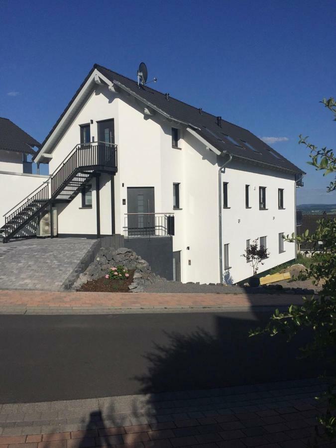 Ferienwohnungen Pellenzblick - Wohnen Auf Zeit - Nickenich Eksteriør bilde